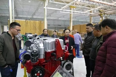 華菱星馬:不單單只是來看看 連云港客戶還現(xiàn)場下單20臺 汽車市場網(wǎng)